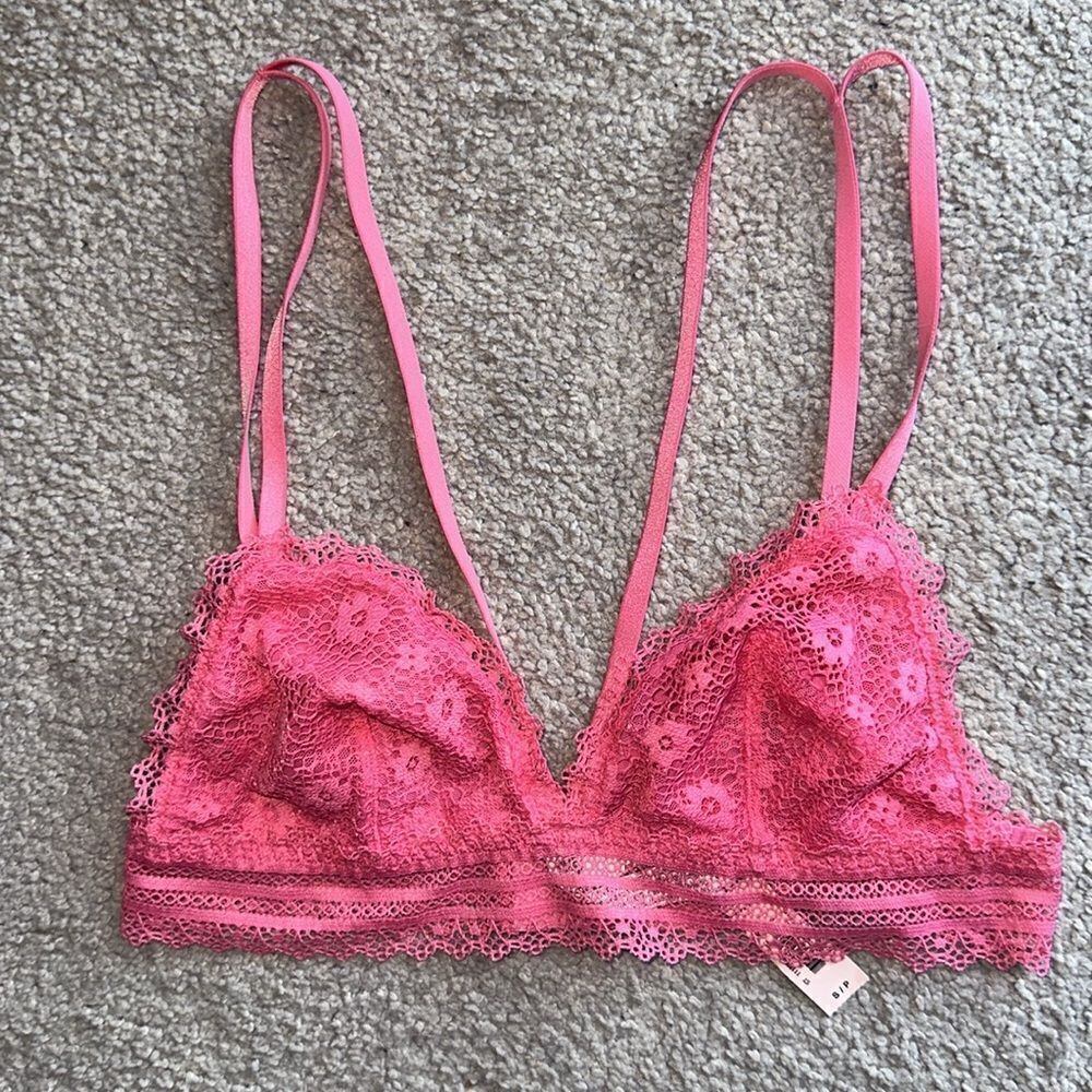 Victoria’s Secret Floral Lace Strappy Bra!
